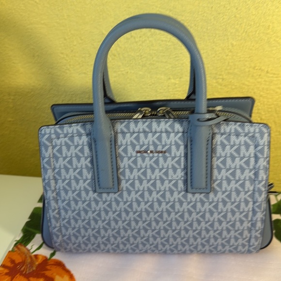 Michael Kors Monogram Satchel - Picture 1 of 14